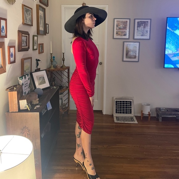 Sexy pinup-style red, low-back wiggle dress - size S-L - Picture 3 of 4